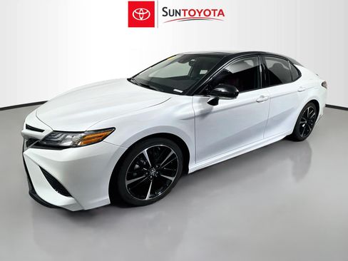 Used 2019 Toyota Camry XSE FWD image 9