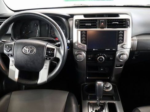 Used 2020 Toyota 4Runner SR5 Premium image 11