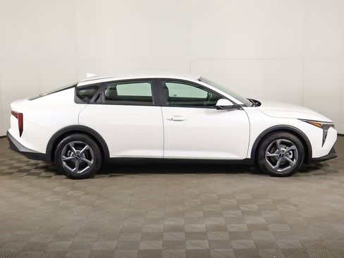 Used 2025 Kia K4 FWD image 17
