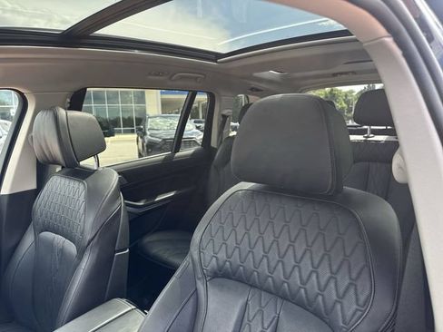 Used 2025 BMW X7 xDrive40i AWD/4WD image 11