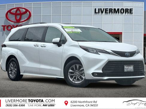Certified 2025 Toyota Sienna XLE w/ XLE Plus Package image 1