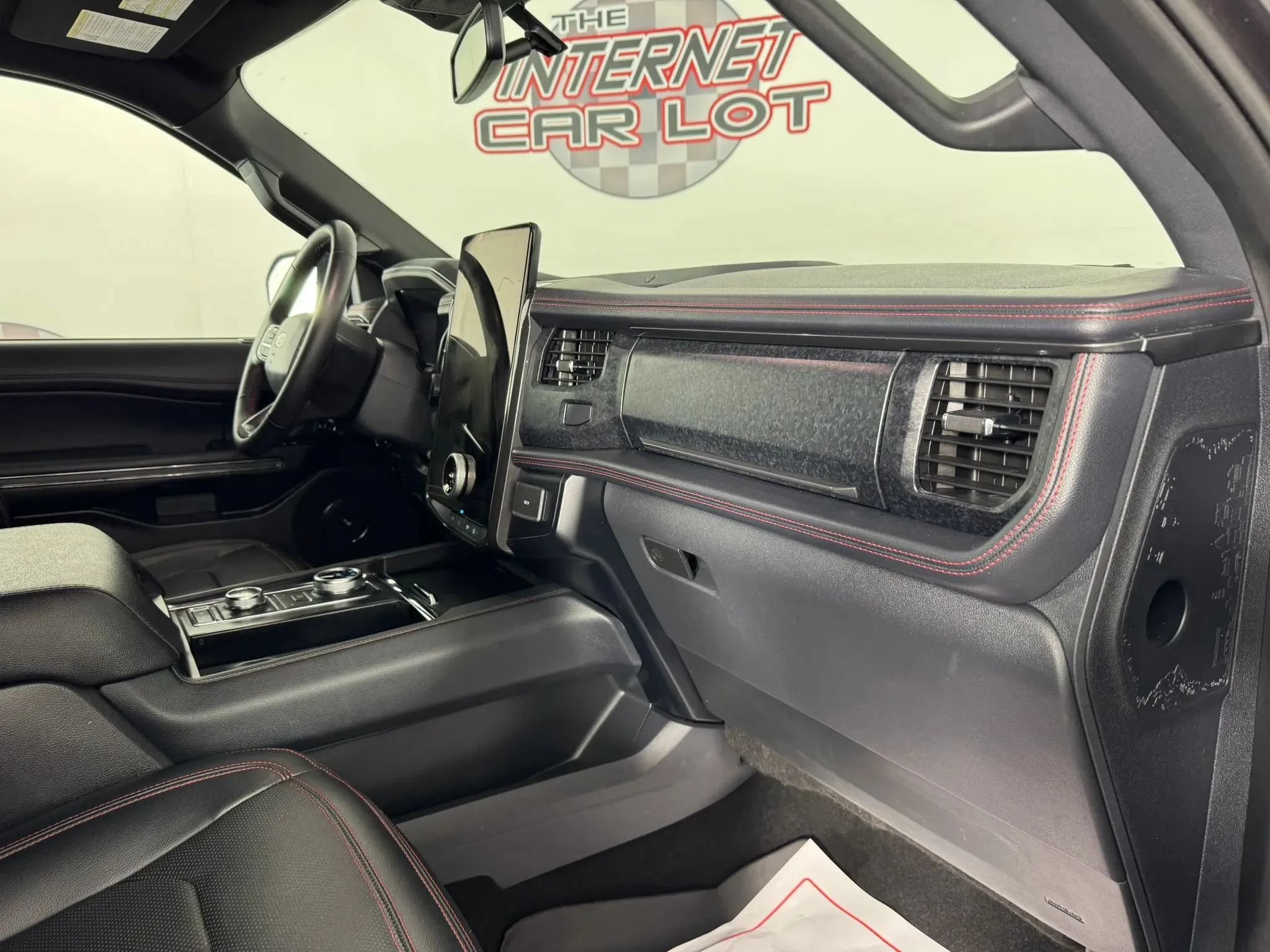 Used 2024 Ford Expedition Max Limited AWD/4WD image 12