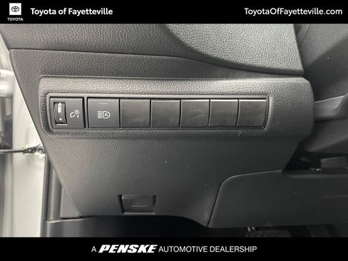 Used 2025 Toyota Corolla SE w/ SE Premium Package image 27