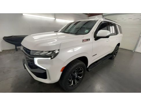 Used 2021 Chevrolet Tahoe Z71 w/ Z71 Signature Package image 4