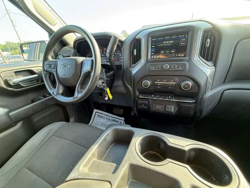 Used 2019 Chevrolet Silverado 1500 Custom Trail Boss w/ Custom Convenience Package AWD/4WD image 3