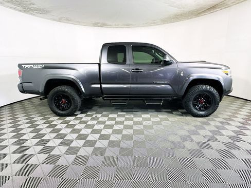 Used 2022 Toyota Tacoma TRD Sport w/ TRD Premium Sport Package AWD/4WD image 2