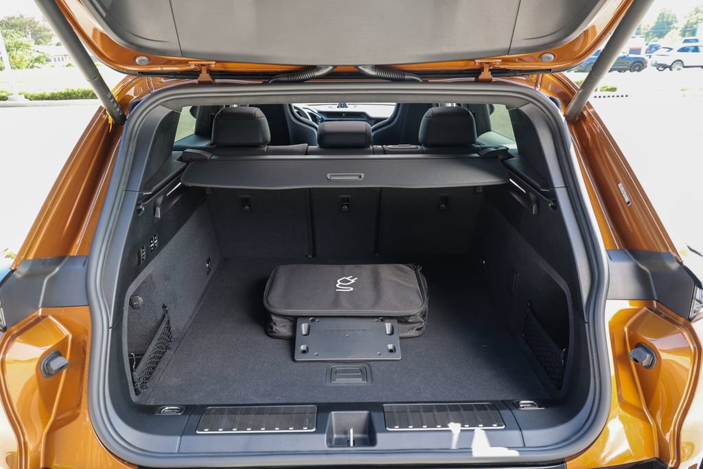 New 2026 Porsche Cayenne Turbo AWD/4WD image 65