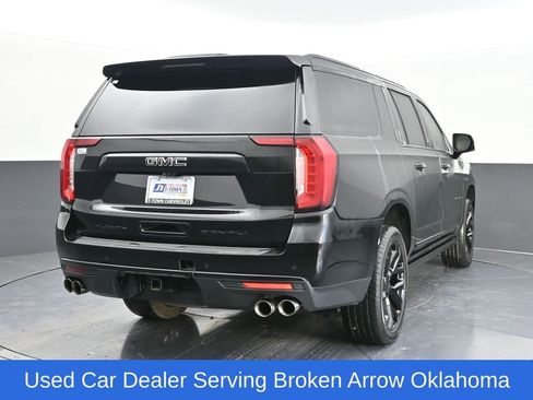 Used 2021 GMC Yukon XL Denali w/ Denali Premium Package image 8