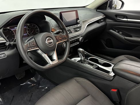 Used 2023 Nissan Altima 2.5 SV image 8