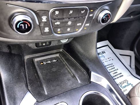 Used 2023 Chevrolet Traverse LT w/ LPO, Floor Liner Package FWD image 17