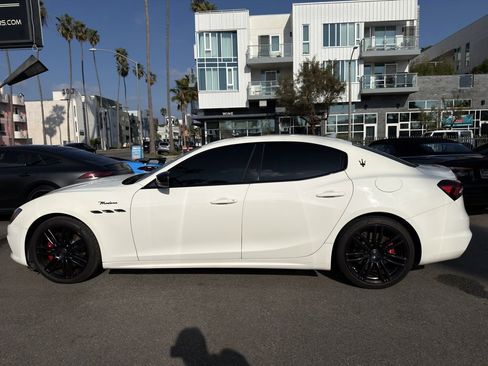 Used 2022 Maserati Ghibli Modena image 11