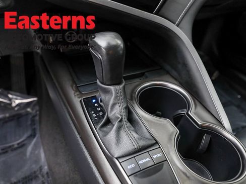 Used 2024 Toyota Camry SE image 21