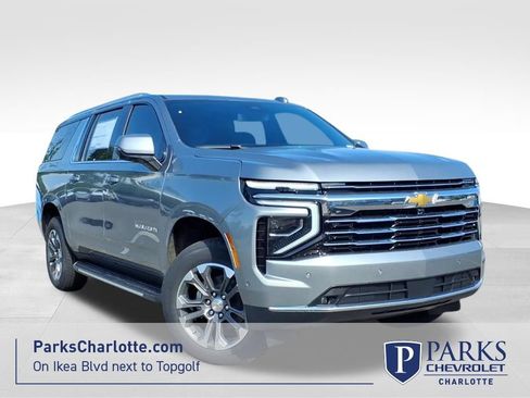 New 2026 Chevrolet Suburban LT w/ Comfort Package AWD/4WD image 1