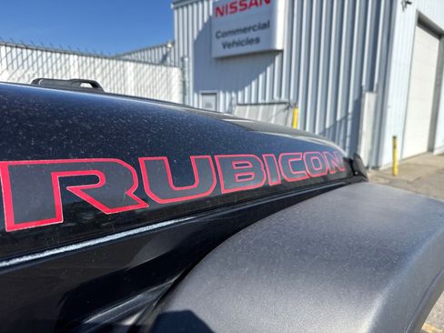 Used 2021 Jeep Gladiator Rubicon AWD/4WD image 9