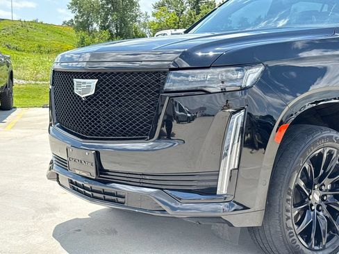 Used 2022 Cadillac Escalade Sport Platinum w/ LPO, ONYX Package AWD/4WD image 55