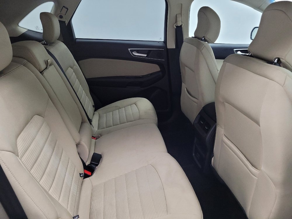 Used 2018 Ford Edge SEL w/ Ford Safe & Smart Package FWD image 19