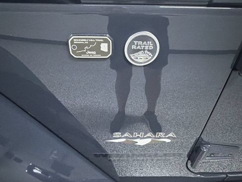 Used 2016 Jeep Wrangler Unlimited Sahara w/ Max Tow Package AWD/4WD image 28