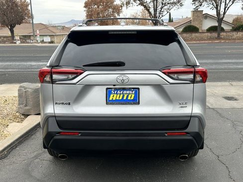 Used 2020 Toyota RAV4 XLE image 4