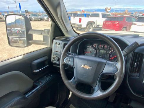 Used 2018 Chevrolet Silverado 2500 W/T image 33