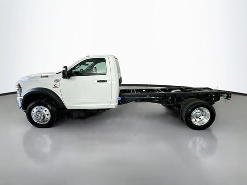 New 2026 RAM 5500 Tradesman w/ Chrome Appearance Group AWD/4WD image 4