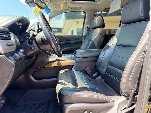 Used 2019 GMC Yukon Denali w/ Denali Ultimate Package AWD/4WD image 9