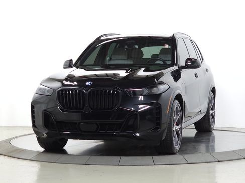 Used 2025 BMW X5 xDrive50e w/ Executive Package AWD/4WD image 4