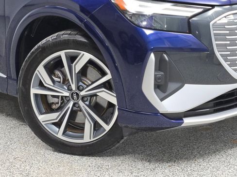 Used 2023 Audi Q4 e-tron Premium Plus image 3