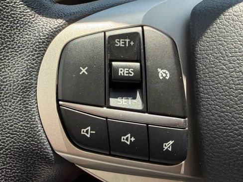Used 2021 Ford Explorer XLT w/ Equipment Group 202A RWD image 31