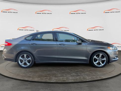 Used 2013 Ford Fusion SE FWD image 6