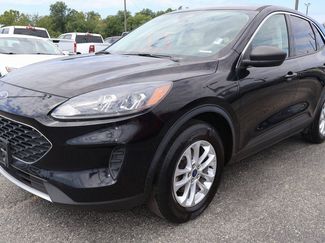Used 2022 Ford Escape SE image 1