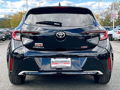 Used 2025 Toyota Corolla XSE FWD image 4