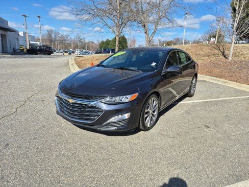 Used 2023 Chevrolet Malibu LT image 3