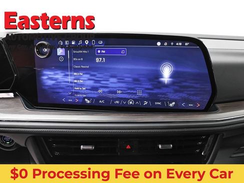 Used 2025 Chevrolet Suburban Z71 AWD/4WD image 18