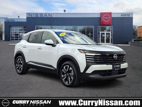 Certified 2025 Nissan Kicks SV AWD/4WD image 1