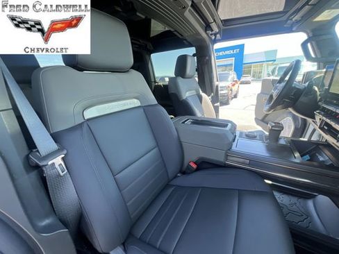 Used 2025 GMC Hummer EV 3X w/ Extreme Off-Road Package AWD/4WD image 33