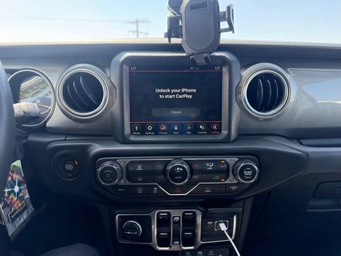 Used 2023 Jeep Wrangler Unlimited Sahara AWD/4WD image 9