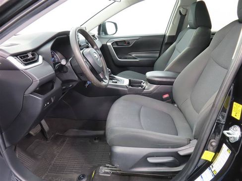 Used 2021 Toyota RAV4 LE AWD/4WD image 11