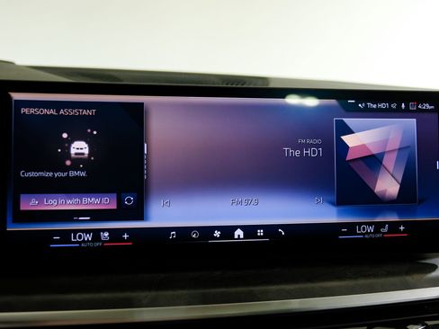 Used 2025 BMW X7 xDrive40i AWD/4WD image 38