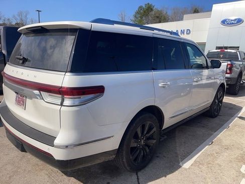Used 2024 Lincoln Navigator Reserve image 6