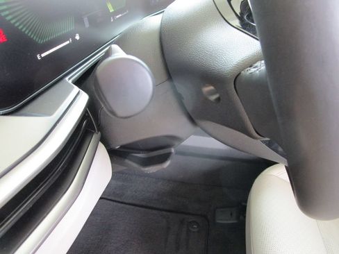 Used 2025 Kia Sorento S w/ Panoramic Sunroof Package FWD image 30