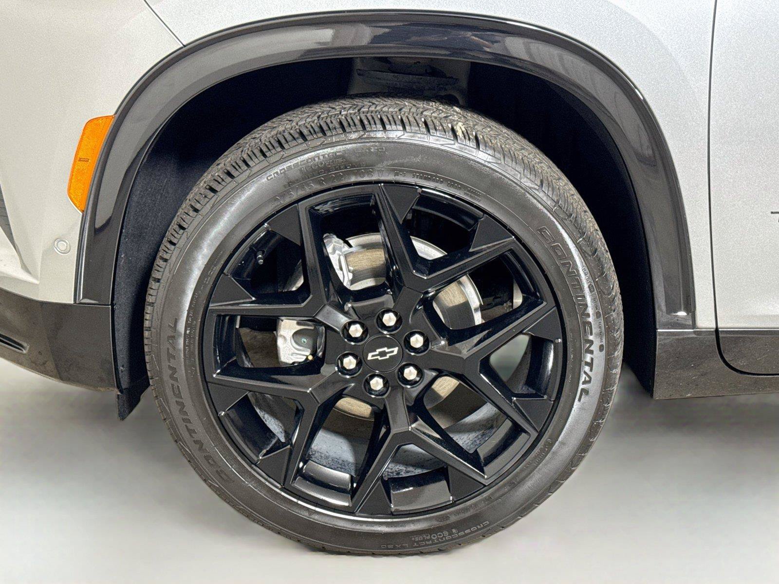 Certified 2025 Chevrolet Traverse RS w/ LPO, Floor Liner Package AWD/4WD image 32