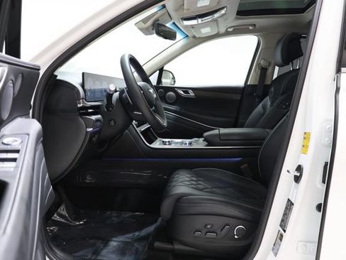 Used 2025 Genesis GV80 3.5T Prestige AWD/4WD image 18