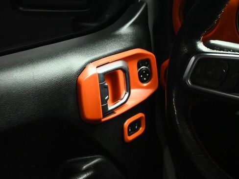 Used 2021 Jeep Gladiator Mojave AWD/4WD image 43