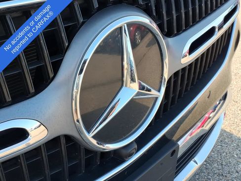 Used 2024 Mercedes-Benz GLC 300 image 28
