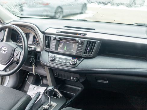 Used 2018 Toyota RAV4 XLE image 31