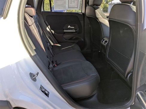 Used 2022 Mercedes-Benz GLA 35 AMG 4MATIC image 35