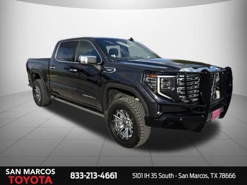 Used 2023 GMC Sierra 1500 Denali w/ Denali Reserve Package AWD/4WD image 3