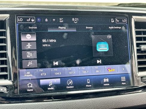 Used 2025 Chrysler Pacifica Select FWD image 16
