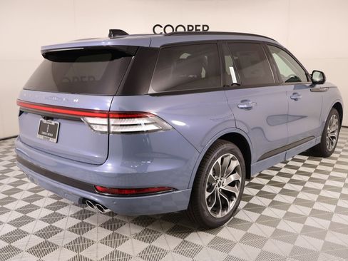 New 2026 Lincoln Aviator AWD w/ Jet Appearance Package image 22