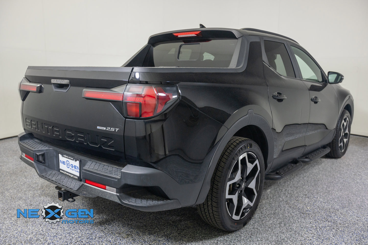 Used 2023 Hyundai Santa Cruz Limited AWD/4WD image 8